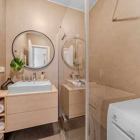 Cloud 9 Pri Myte Elegance - Brand New Apartment With Free Parking Bratislava Exterior photo