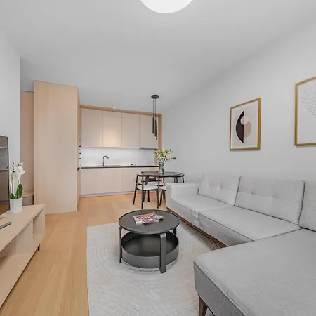 Cloud 9 Pri Myte Elegance - Brand New Apartment With Free Parking Bratislava Exterior photo