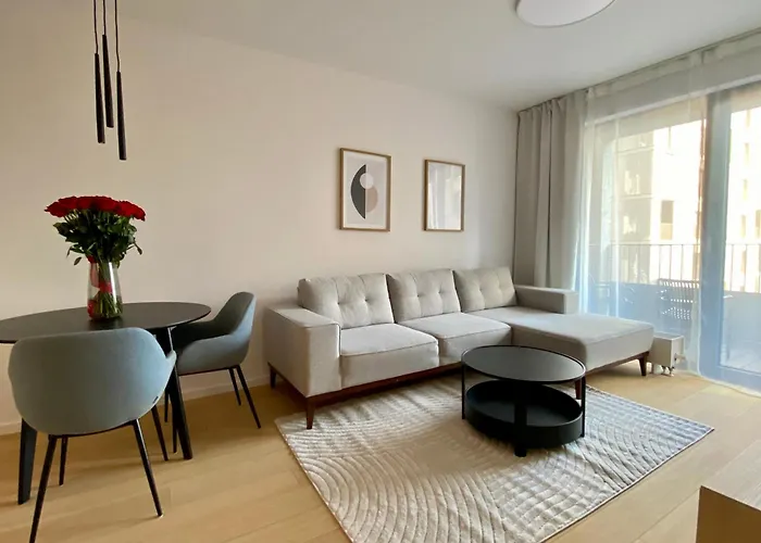 Cloud 9 Pri Myte Elegance - Brand New Apartment With Free Parking