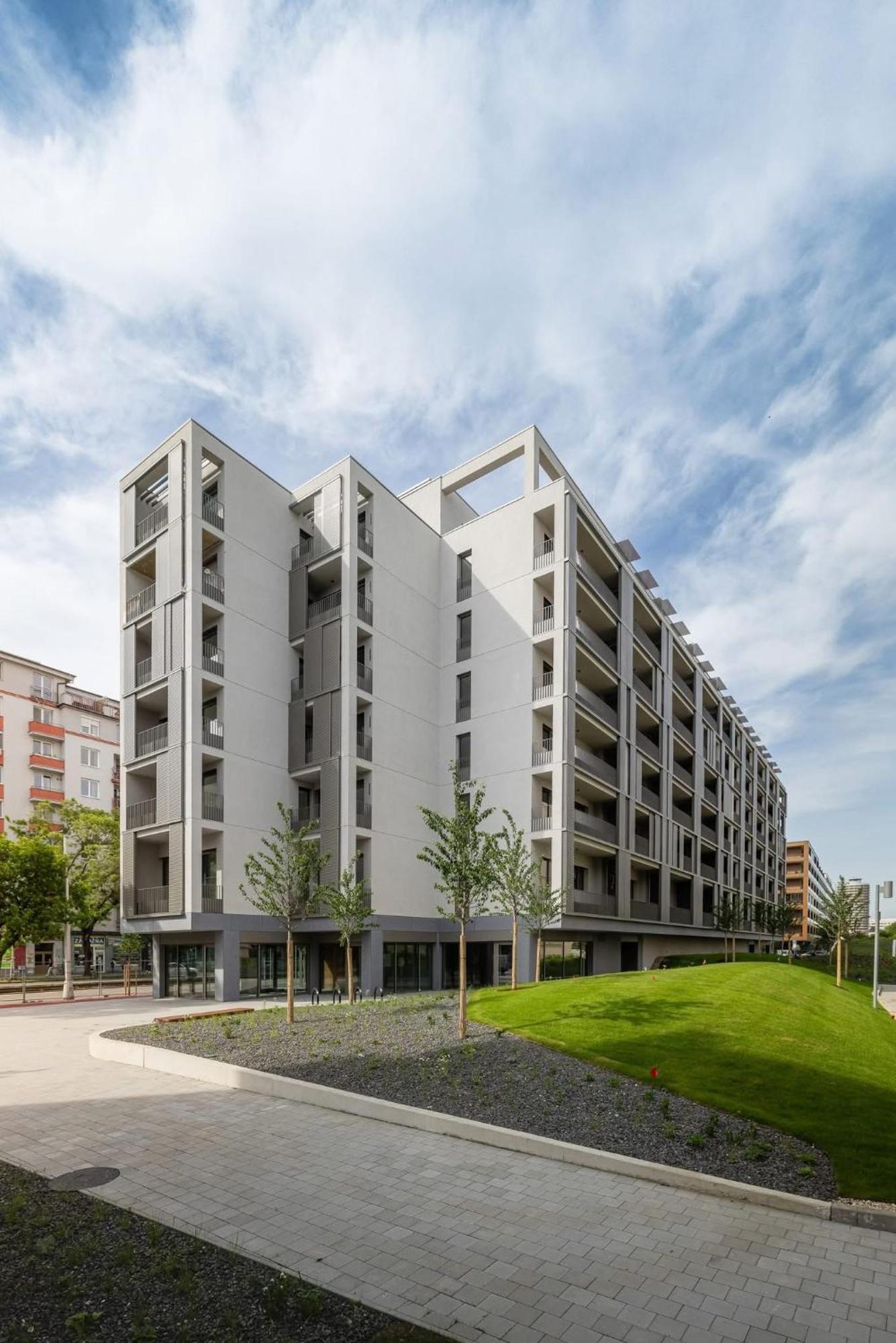 Cloud 9 Pri Myte Elegance - Brand New With Free Parking 公寓 布拉迪斯拉发